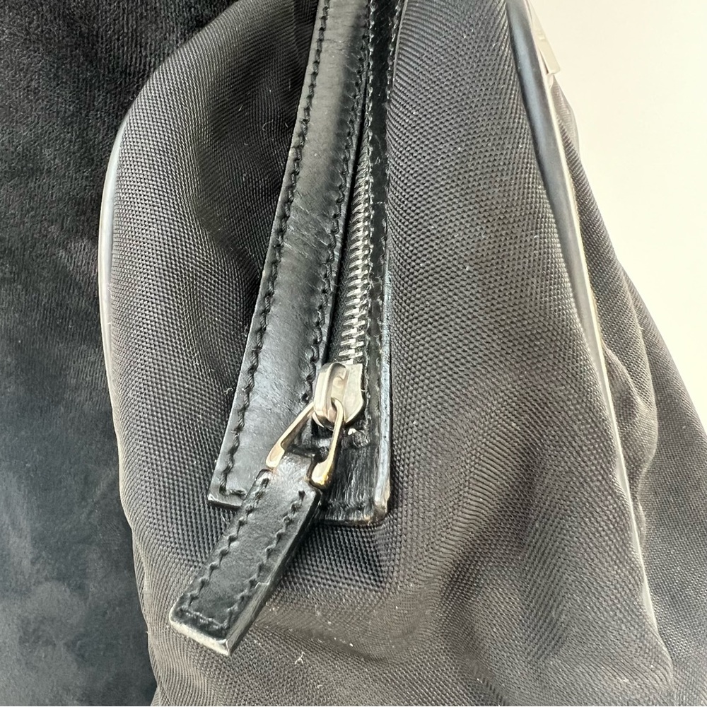 Gucci Black/Silver Nylon & Leather Work Travel Shoulder Bag, Authentic - Picture 11 of 17